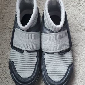 CHANEL sneakers/trainers size 38